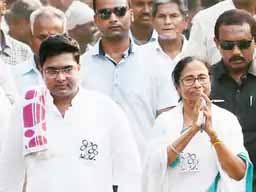पश्चिम बंगाल की 3 सीटों पर TMC के उम्मीदवारों का ऐलान, भबानीपुर से चुनाव लड़ेंगी ममता बनर्जी