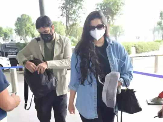 न्यूली वेड्स:रिया कपूर पति करण बलूनी संग हनीमून के लिए हुईं रवाना, कैजुअल लुक में आईं नजर