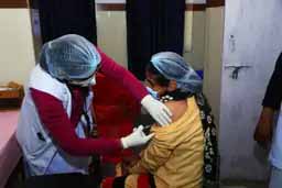 अक्टूबर में वैक्सीनेशन का टारगेट होगा पूरा:राजस्थान में 5.14 करोड़ लोगों को लगेगा टीका; वैक्सीन लगाने में सीकर सबसे आगे, भरतपुर सबसे पीछे