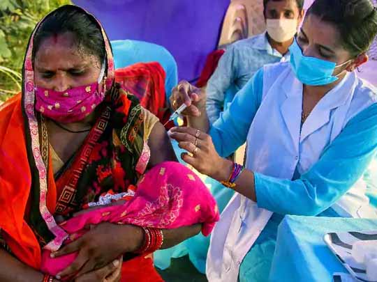 देश में बीते 24 घंटे में कोरोना के 68% मामले केरल से सामने आए, यहां अभी भी 1 लाख से ज्यादा एक्टिव केस