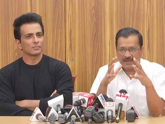 मसीहा पर IT रेड:सोनू सूद के करीबी का दावा-एक्टर के यहां सर्वे नहीं बाकायदा छापा पड़ा है, यह केजरीवाल से हाथ मिलाने का नतीजा