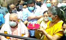 राज्यपाल ने किए मेहंदीपुर बालाजी के दर्शन:परिवार के साथ विशेष पूजा-अर्चना कर प्रदेश की खुशहाली की कामना की, बोले- मेहंदीपुर बालाजी धाम सिद्ध स्थल