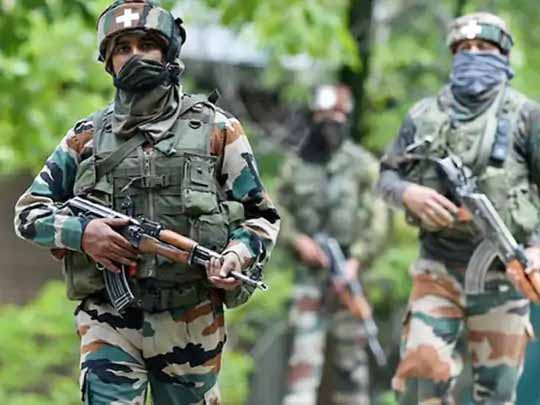 जम्मू-कश्मीर के उरी में सुरक्षा बलों ने 3 आतंकी मार गिराए, 5 AK-47 और 70 हथगोले बरामद