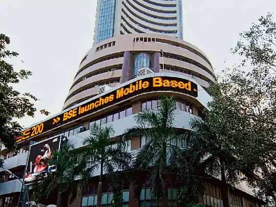 घरेलू शेयर बाजार में बेलगाम तेजी:सेंसेक्स ने इस साल अब तक दिया है 25% का रिटर्न, 39% ऊपर है जापान का निक्केई; महंगाई के चलते ब्याज दरों को लेकर RBI के रुख में बदलाव होगा खतरा