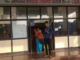 बेटी के जन्म के 20 घंटे बाद REET देने पहुंची:बूंदी जिला अस्पताल में हुई डिलीवरी, एंबुलेंस से परीक्षा सेंटर पहुंची प्रसूता, बोलीं- मेहनत खराब नहीं होने देना चाहती