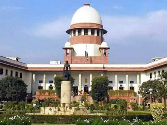 सुप्रीम कोर्ट से केरल सरकार को झटका, अदालत ने राज्य में 6 सितंबर से 11वीं की परीक्षा फिजिकल तौर पर कराने पर रोक लगाई