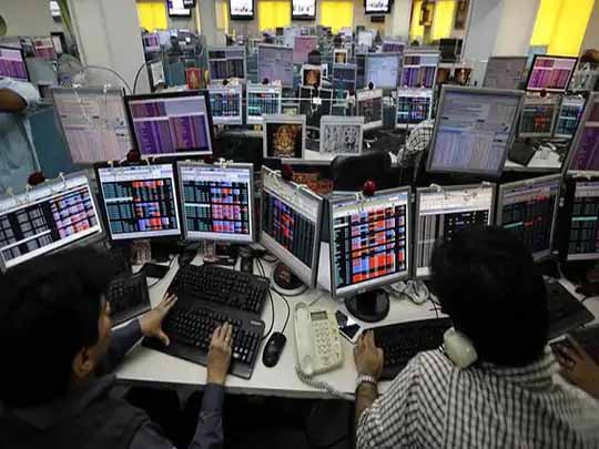रिकॉर्ड हाई पर बाजार बंद:पहली बार सेंसेक्स 58100 और निफ्टी 17300 के पार बंद; ऑटो और मेटल शेयर चमके