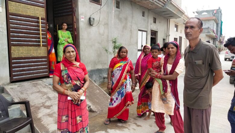 घर के बाहर बैठे युवक पर किया फायर