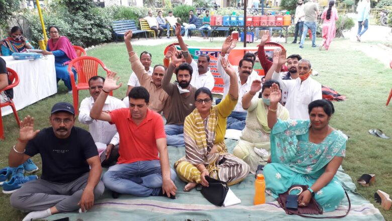 नगरपरिषद की लापरवाही से जिंदगी और मौत के बीच फंसी एक जान