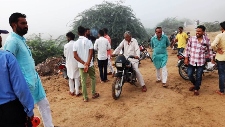 लाठीचार्ज का विरोध : एक घंटा जाम, लोग हुए परेशान, अब 11 को ठप करेंगे प्रशासन