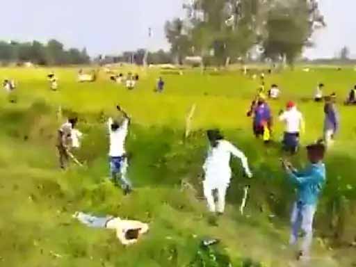 इतना पीटा कि चीखें खामोश हो गईं