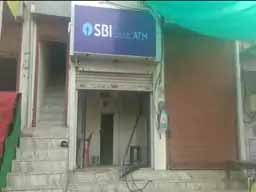 12 लाख रुपए से भरा ATM उखाड़ा