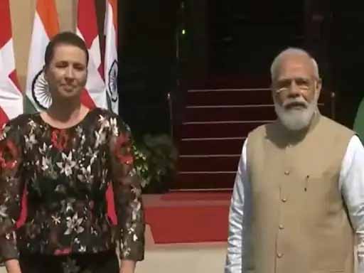 फ्रेडरिकसेन ने प्रधानमंत्री मोदी को दुनिया को प्रेरित करने वाला बताया