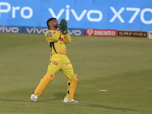 धोनी के रिकॉर्ड:IPL में धोनी CSK की ओर से 100 कैच लेने वाले विकेटकीपर बने