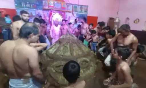 यहां रावण को पैरों से रौंदा जाता है