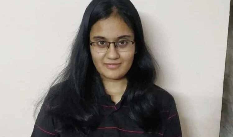 काव्या चोपड़ा ने जेईई एडवांस्ड परीक्षा 2021 में किया महिला वर्ग में टाॅप