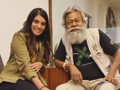 फिल्म की शूटिंग के दौरान पूजा गौर ने किया अनुपम श्याम उर्फ ​​सज्जन सिंह को याद
