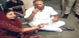 महिला विधायक का थाने में धरना