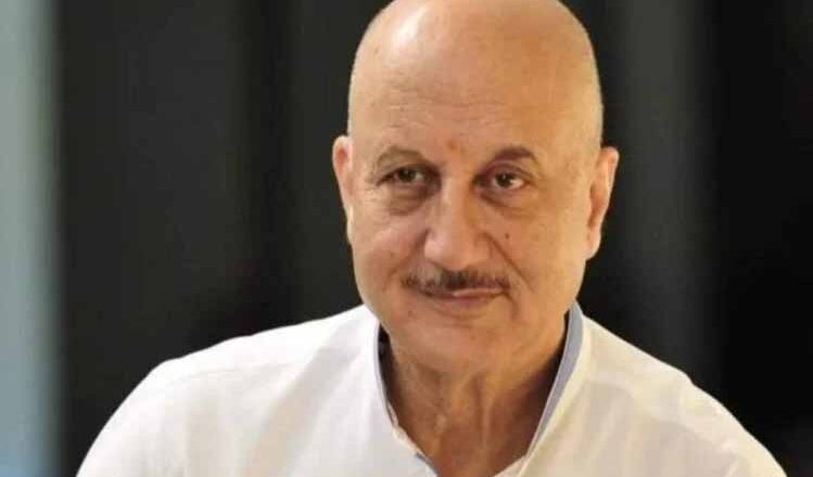 जानिए कैसी जिंदगी जीते हैं अभिनेता अनुपम खेर?