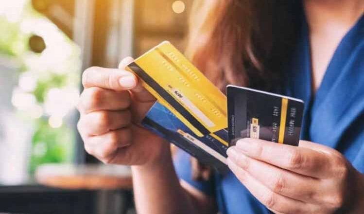 संभाल कर रखें अपना क्रेडिट कार्ड, वरना पलभर में अपराधी लगा सकते हैं चूना