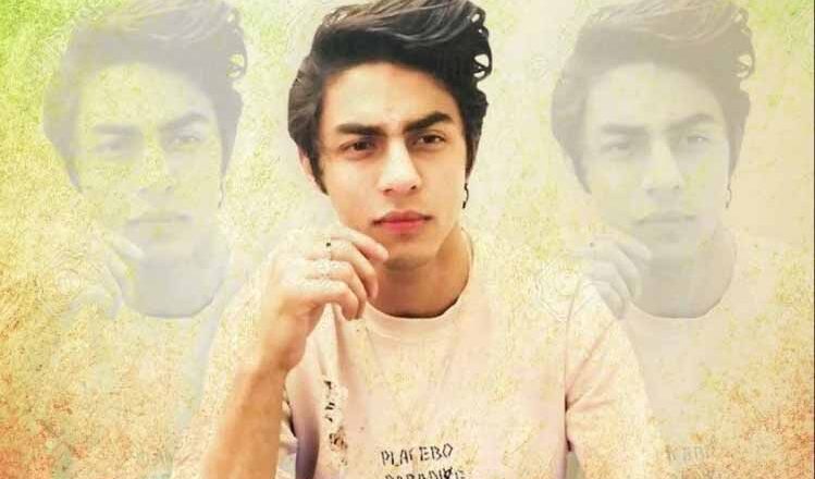 ‘मन्नत’ के बाहर शाहरुख के शुभचिंतकों का मेला, मंगलवार के फैसले पर टिकी सबकी नजर