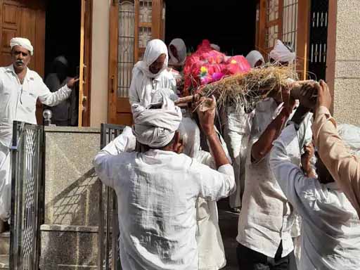 कुल्हाड़ी से महिला की हत्या करने वाले युवक ने गांव में सभी का जीना मुश्किल कर रखा था