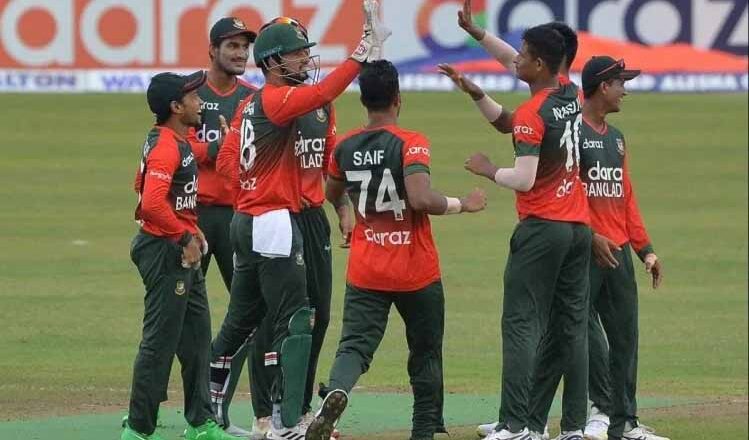 वेस्टइंडीज का पहला विकेट गिरा