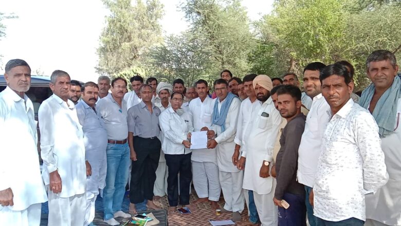 रायसिंहपुरा माइनर पर धरना प्रारंभ