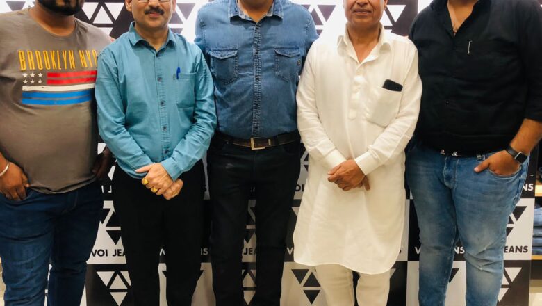 अंतरराष्ट्रीय ब्रांड वीओआई जीन्स स्टोर का शुभारंभ