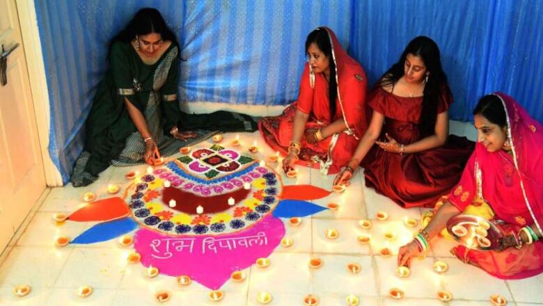 घर-घर हुआ लक्ष्मी पूजन, सुख समृद्धि की कामना