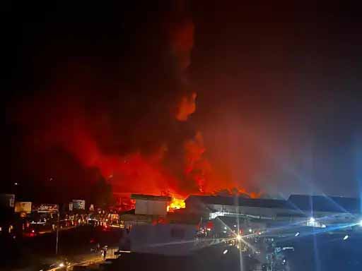 सिएरा लियोन में टैंकर ब्लास्ट की कहानी:आग से झुलसे लोग सड़कों पर चीखते-चिल्लाते भागे, शरीर के हिस्से जलकर जमीन पर गिरते रहे