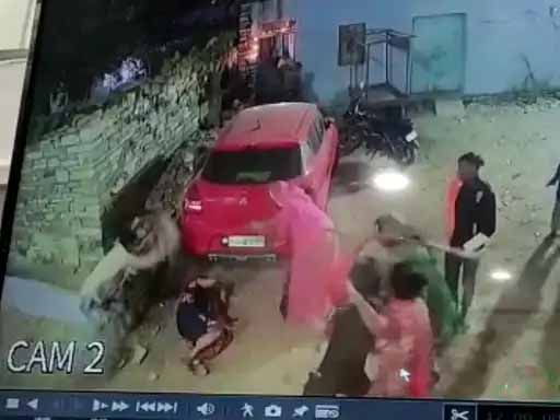 महिला को पटककर लाठी-ईंटों से पीटा:कोटा में पड़ोसी से उधारी के रुपए मांगने गई थी