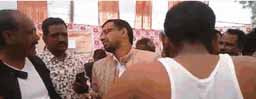प्रशासन शहरों के संग शिविर में आत्मदाह की कोशिश