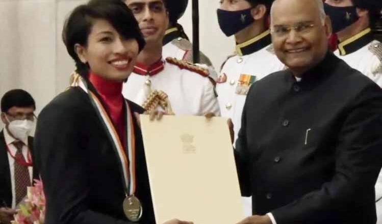 मिताली-धवन समेत कई खिलाड़ी इस अंदाज में नजर आए, राष्ट्रपति ने किया सम्मानित