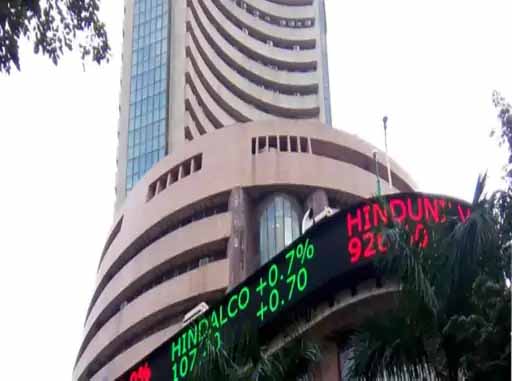314 पॉइंट्स की गिरावट के साथ 60008 पर सेंसेक्स बंद, निफ्टी 17,900 के नीचे फिसला, 2 दिन में रिलायंस 5% टूटा