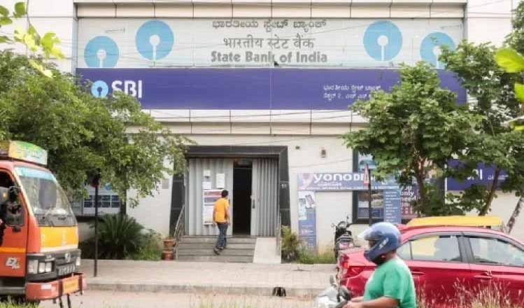 बस एक कॉल पर निपट जाएंगे बैंक के कई काम