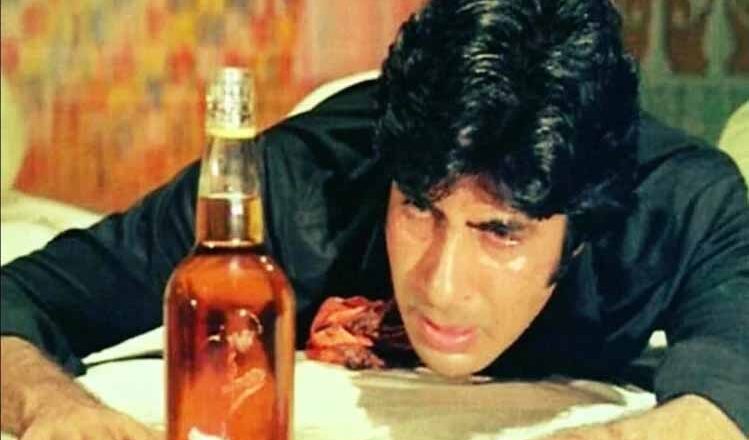 इस फिल्म में परफेक्ट सीन के लिए डायरेक्टर ने अमिताभ से करवाये थे 45 रिटेक