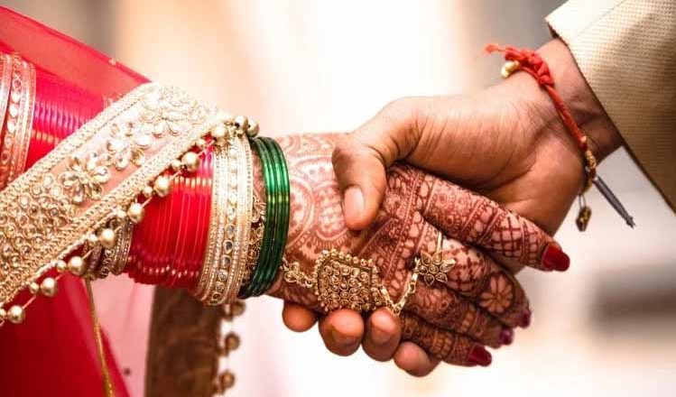 आसान शब्दों में यहां समझें क्या होता है मैरिज लोन