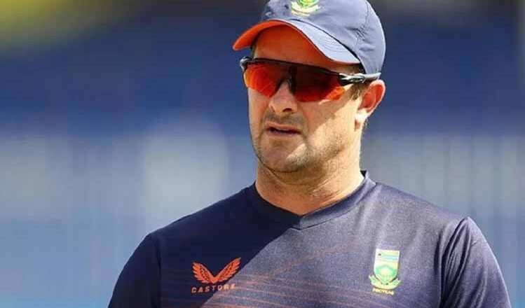 दक्षिण अफ्रीका के विश्व कप से बाहर होने पर मुख्य कोच मार्क बाउचर का छलका दर्द