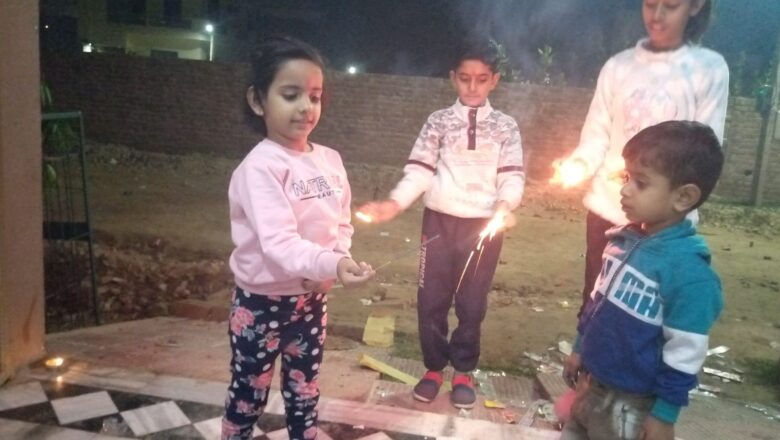 दीपोत्सव पर लक्ष्मी पूजन कर सुख समृद्धि की कामना