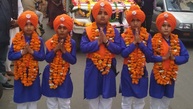 चलो चल रल मिल दर्शन करिए सतगुरु नानक आए ने…
