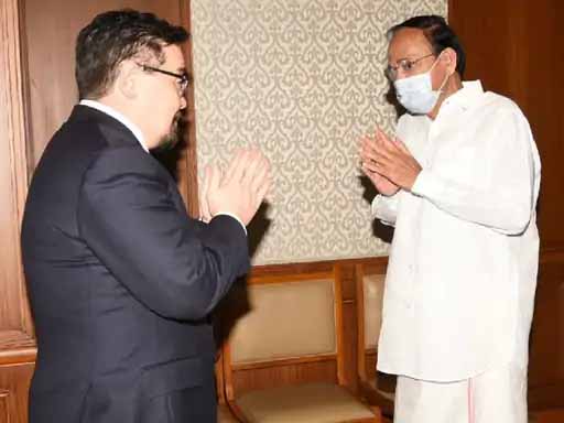 उपराष्ट्रपति से मिला कोरोना संक्रमित