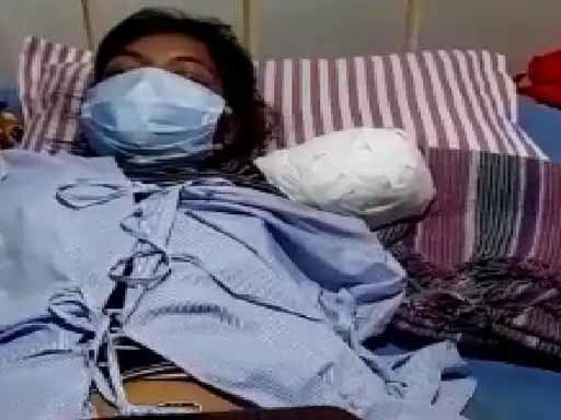 बस की खिड़की से बाहर था हाथ, कटकर गिरा:ट्रैक्टर-ट्राली से हादसा; हाथ बैग में रखकर सहेलियों की मदद से अस्पताल पहुंची युवती; जान बची