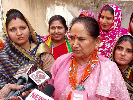 विधायक और अधिकारी लाभार्थियों तक नहीं पहुंचने देते पैसा : दौसा सांसद जसकौर मीणा ने लगाया सरकारी प्रतिनिधियों पर लोगों को गुमराह करने का आरोप
