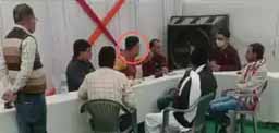 मिट्‌टी नहीं डालने से नाराज थे पार्षद, धमकी दी: गलतफहमी निकाल देना, नौकरी खा जाऊंगा