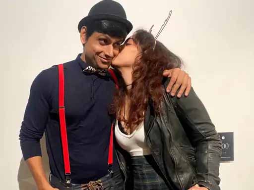 आमिर की बेटी आइरा यूरोप में मना रहीं वेकेशन, बॉयफ्रेंड नुपुर को kiss करता फोटो हुआ वायरल
