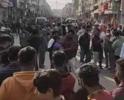 कांग्रेस पार्षदों ने किया रास्ता जाम