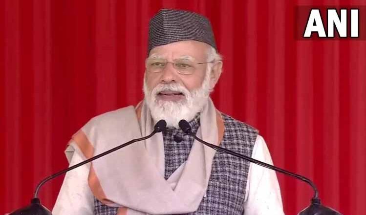 प्रधानमंत्री ने किया 17547 करोड़ की योजनाओं का शिलान्यास, कहा- पिछली सरकारों ने उत्तराखंड को लूटा