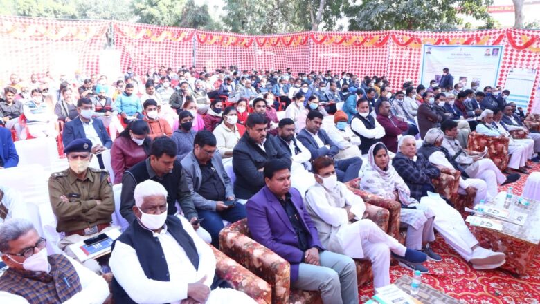 प्रभारी मंत्री ने किया जिला स्तरीय विकास प्रदर्शनी का उद्घाटन