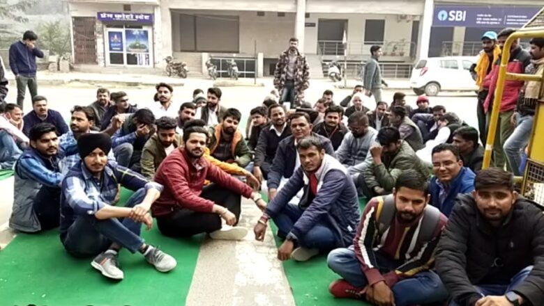 गर्माया विवादित टिप्पणी करने का मामला, जाट समाज ने घेरा सिटी पुलिस थाना